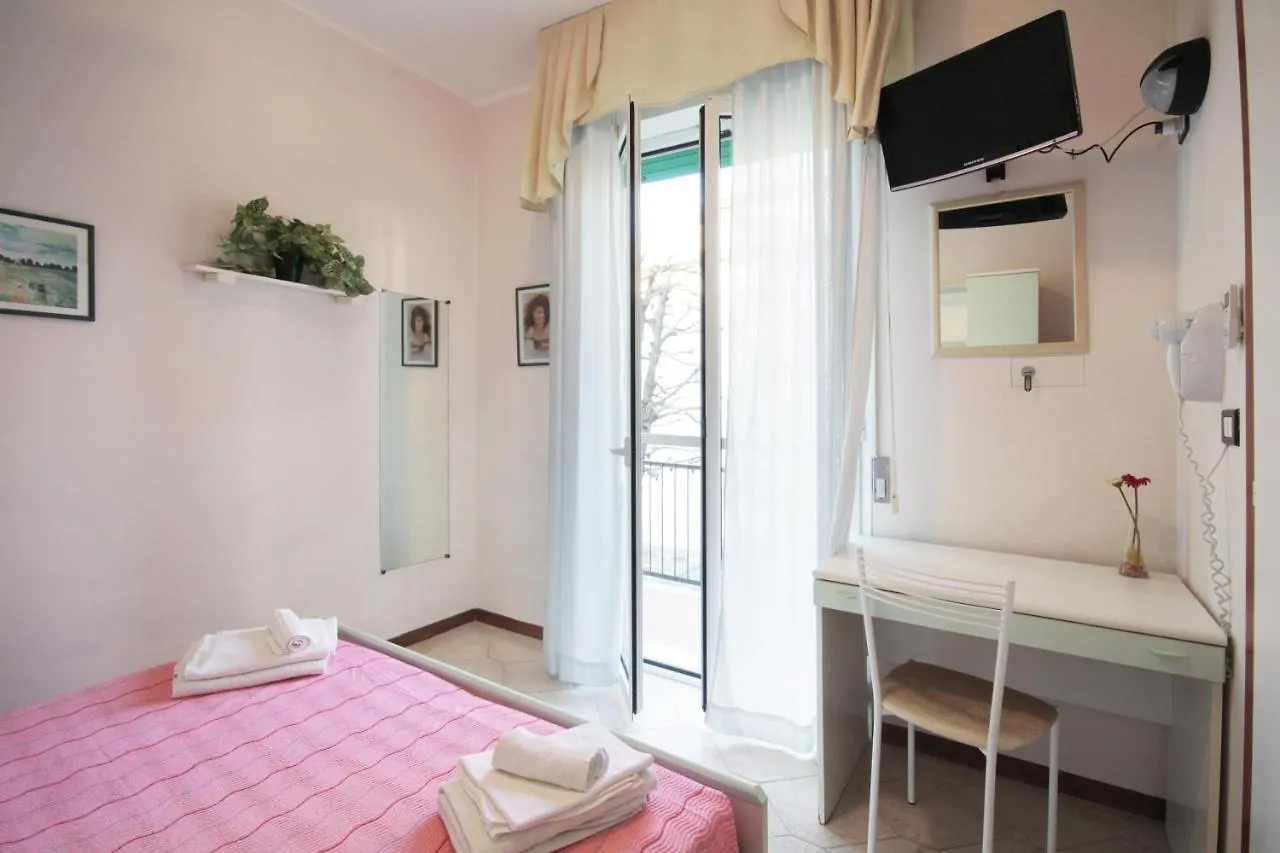 Residence Villa Milena 벨레지아아지마리나 0*,