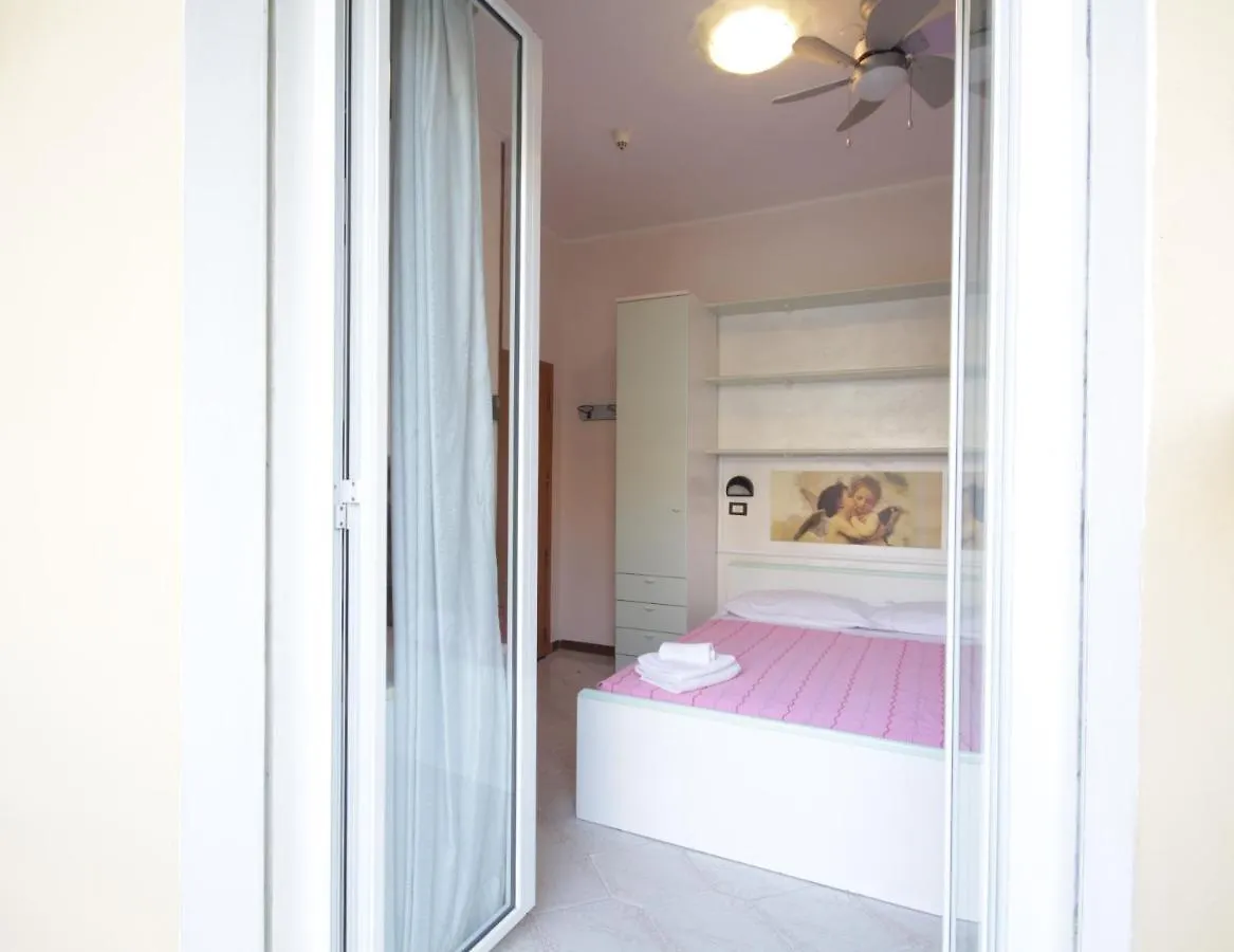 Residence Villa Milena 벨레지아아지마리나 0*,
