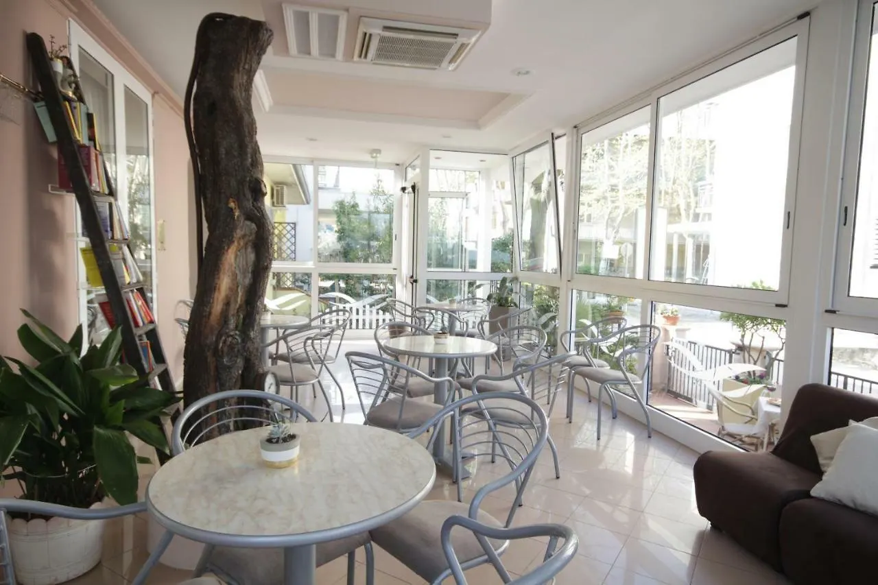 Residence Villa Milena 벨레지아아지마리나 이탈리아