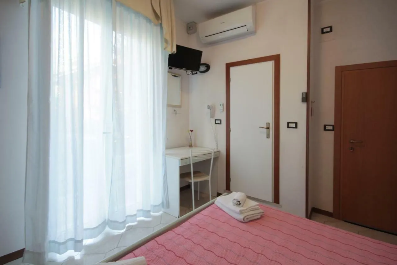 Residence Villa Milena 벨레지아아지마리나 0*,
