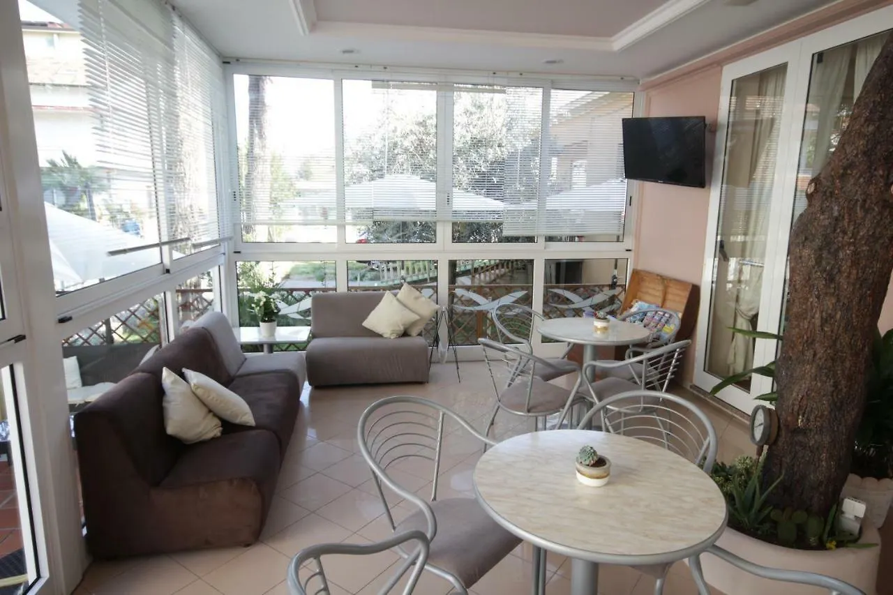Residence Villa Milena 벨레지아아지마리나 아파트